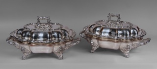 Lote 446: PAR DE GUISERAS INGLESAS OLD SHEFFIELD CON TAPA.  PAR DE GUISERAS INGLESAS OLD SHEFFIELD CON TAPA. 