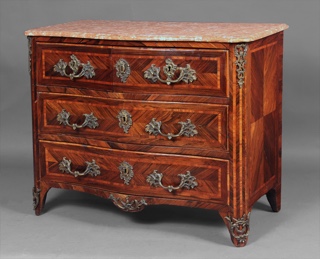 Lote 155: ANTIGUA COMODA FRANCESA DE ESTILO REGENCE.  ANTIGUA COMODA FRANCESA DE ESTILO REGENCE. 