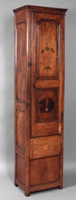 Lote 169: ANTIGUO ARMARIO ALTO ALEMAN DEL SIGLO XVIII.  ANTIGUO ARMARIO ALTO ALEMAN DEL SIGLO XVIII. 