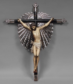 Lote 379: ANTIGUO CRUCIFIJO COLONIAL DEL SIGLO XVIII.  ANTIGUO CRUCIFIJO COLONIAL DEL SIGLO XVIII. 