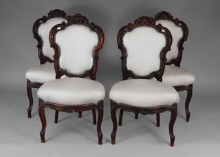 Lote 217: CUATRO SILLAS ANTIGUAS DE ESTILO COLONIAL. CUATRO SILLAS ANTIGUAS DE ESTILO COLONIAL.