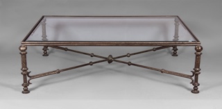 Lote 242: MESA BAJA RECTANGULAR DE LINEA MODERNA.  MESA BAJA RECTANGULAR DE LINEA MODERNA. 