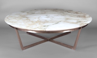 Lote 159: MESA BAJA CIRCULAR ITALIANA DE DISEÑO MODERNO.  MESA BAJA CIRCULAR ITALIANA DE DISEÑO MODERNO. 