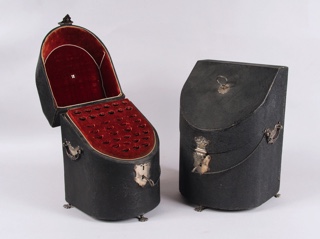 Lote 519: DOS ANTIGUAS 'CUTLERY BOXES' INGLESAS SIGLO XIX. DOS ANTIGUAS 'CUTLERY BOXES' INGLESAS SIGLO XIX.