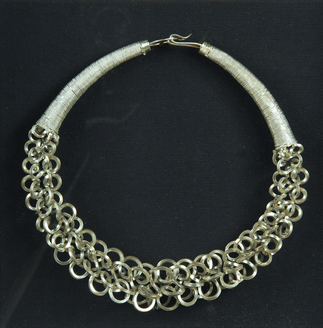  COLLAR ABORIGEN SUDAMERICANO EN FANAL. 