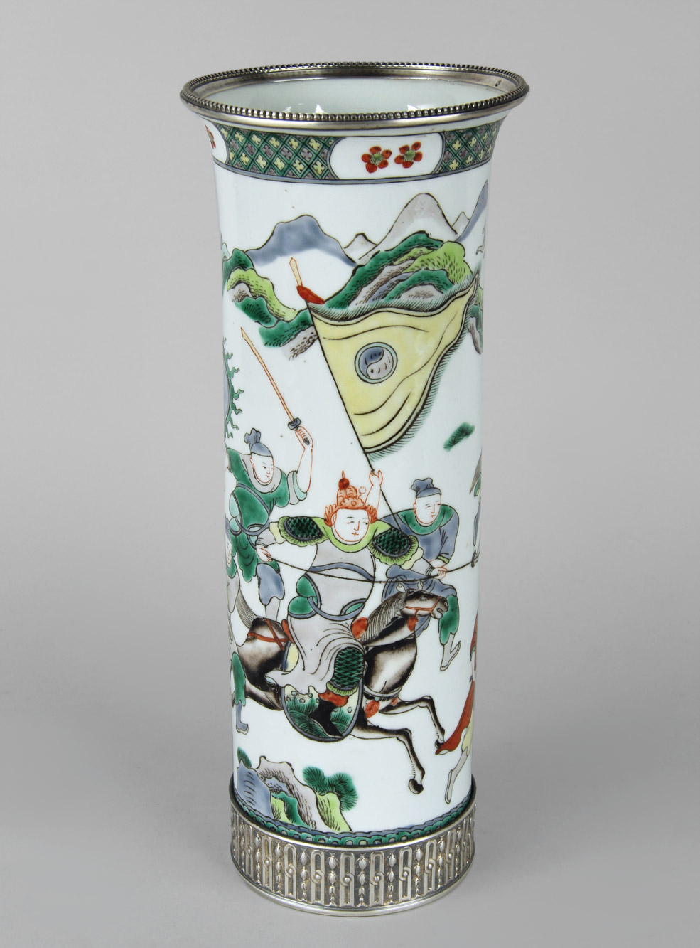  ANTIGUO VASO CHINO DE PORCELANA ESMALTADA. 
