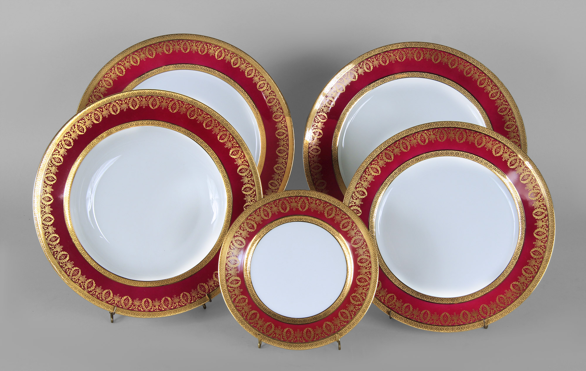  JUEGO DE PORCELANA FRANCESA LIMOGES PARA MESA. 