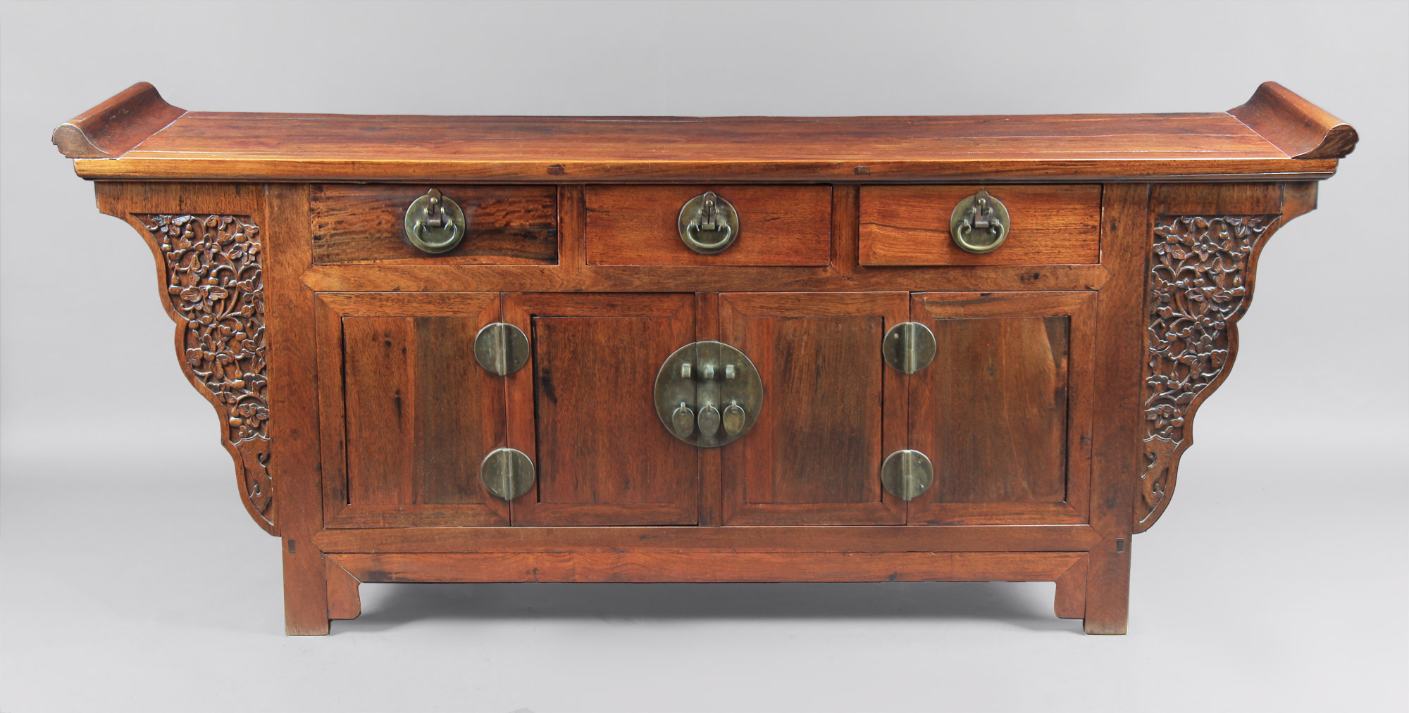  ANTIGUO MUEBLE CHINO DE ARRIMO. 