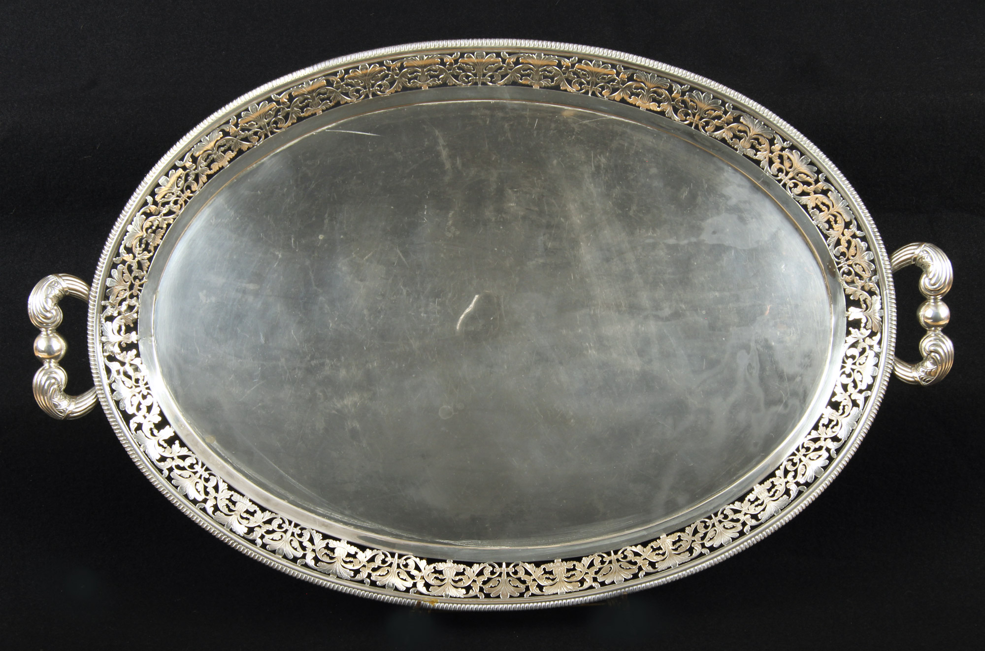  BANDEJA OVAL DE PLATA AUSTRO HUNGARA SELLADA. 