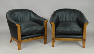 Lote 236: PAR DE SILLONES CONFORTABLES ESTILO INGLES.  PAR DE SILLONES CONFORTABLES ESTILO INGLES. 