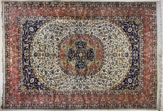 Lote 401: ALFOMBRA PERSA TABRIZ DE LANA TEJIDA A MANO. ALFOMBRA PERSA TABRIZ DE LANA TEJIDA A MANO.