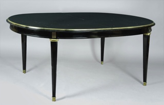 Lote 190: MESA OVAL ESTILO LUIS XVI DE LA CASA JANSEN PARA COMEDOR. MESA OVAL ESTILO LUIS XVI DE LA CASA JANSEN PARA COMEDOR.