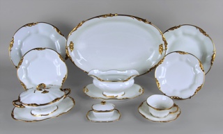 Lote 462: JUEGO DE PORCELANA FRANCESA PARA MESA.  JUEGO DE PORCELANA FRANCESA PARA MESA. 