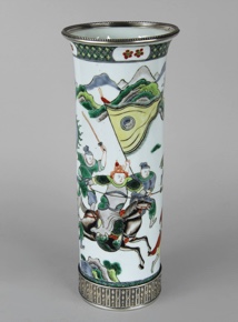 Lote 479: ANTIGUO VASO CHINO DE PORCELANA ESMALTADA.  ANTIGUO VASO CHINO DE PORCELANA ESMALTADA. 
