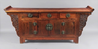 Lote 258: ANTIGUO MUEBLE CHINO DE ARRIMO.  ANTIGUO MUEBLE CHINO DE ARRIMO. 