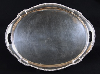 Lote 460: BANDEJA OVAL DE PLATA AUSTRO HUNGARA SELLADA.  BANDEJA OVAL DE PLATA AUSTRO HUNGARA SELLADA. 