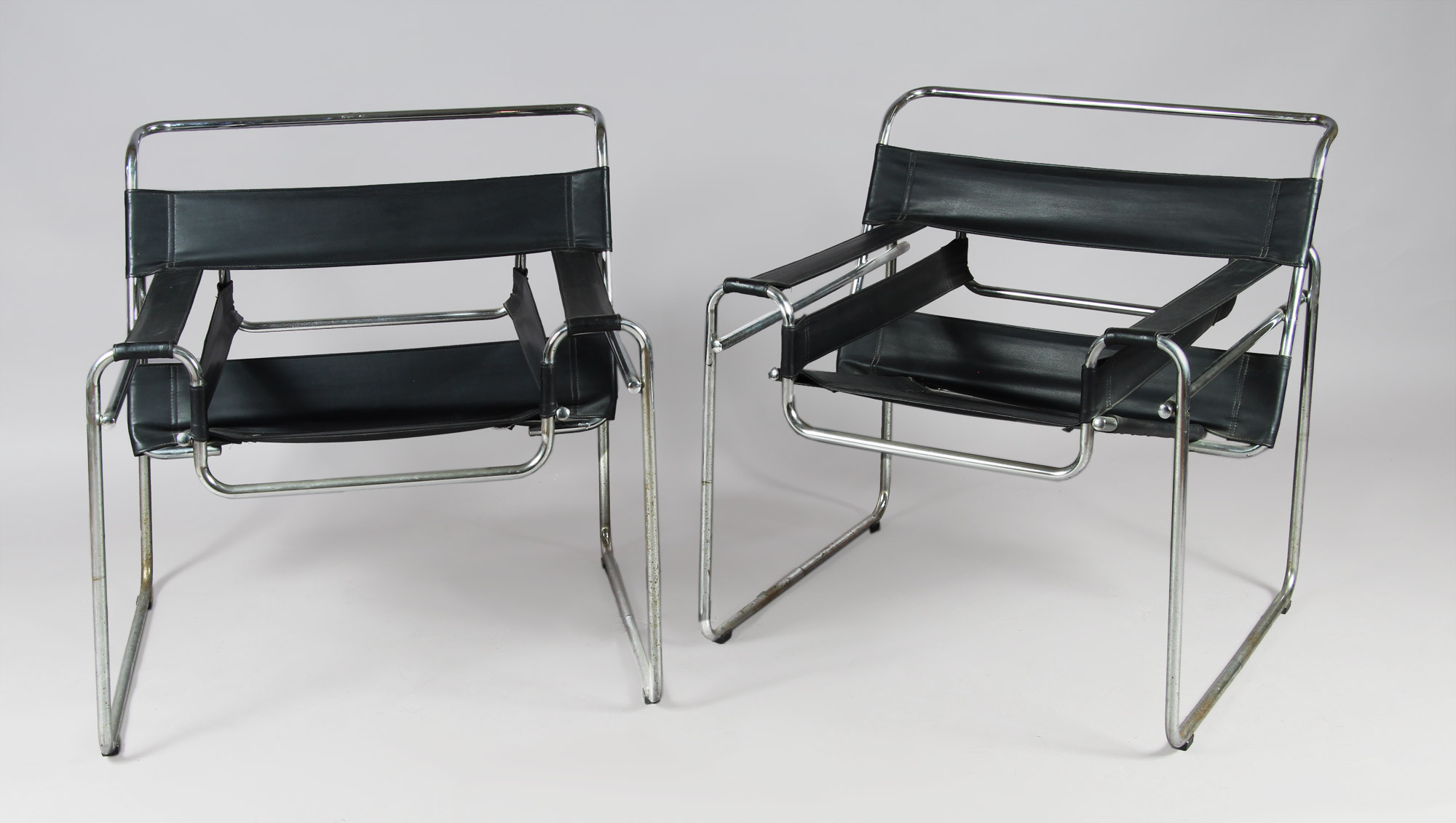  PAR DE SILLONES WASSILY DISEÑO DE MARCEL BREUER. 