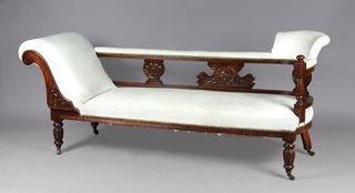 Lote 223: CHAISE LONGUE DE ESTILO INGLES.  CHAISE LONGUE DE ESTILO INGLES. 