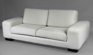 Lote 133: SOFA CAMA FRANCES MODERNO ESTAMPILLADO ROCHE BOBOIS.  SOFA CAMA FRANCES MODERNO ESTAMPILLADO ROCHE BOBOIS. 