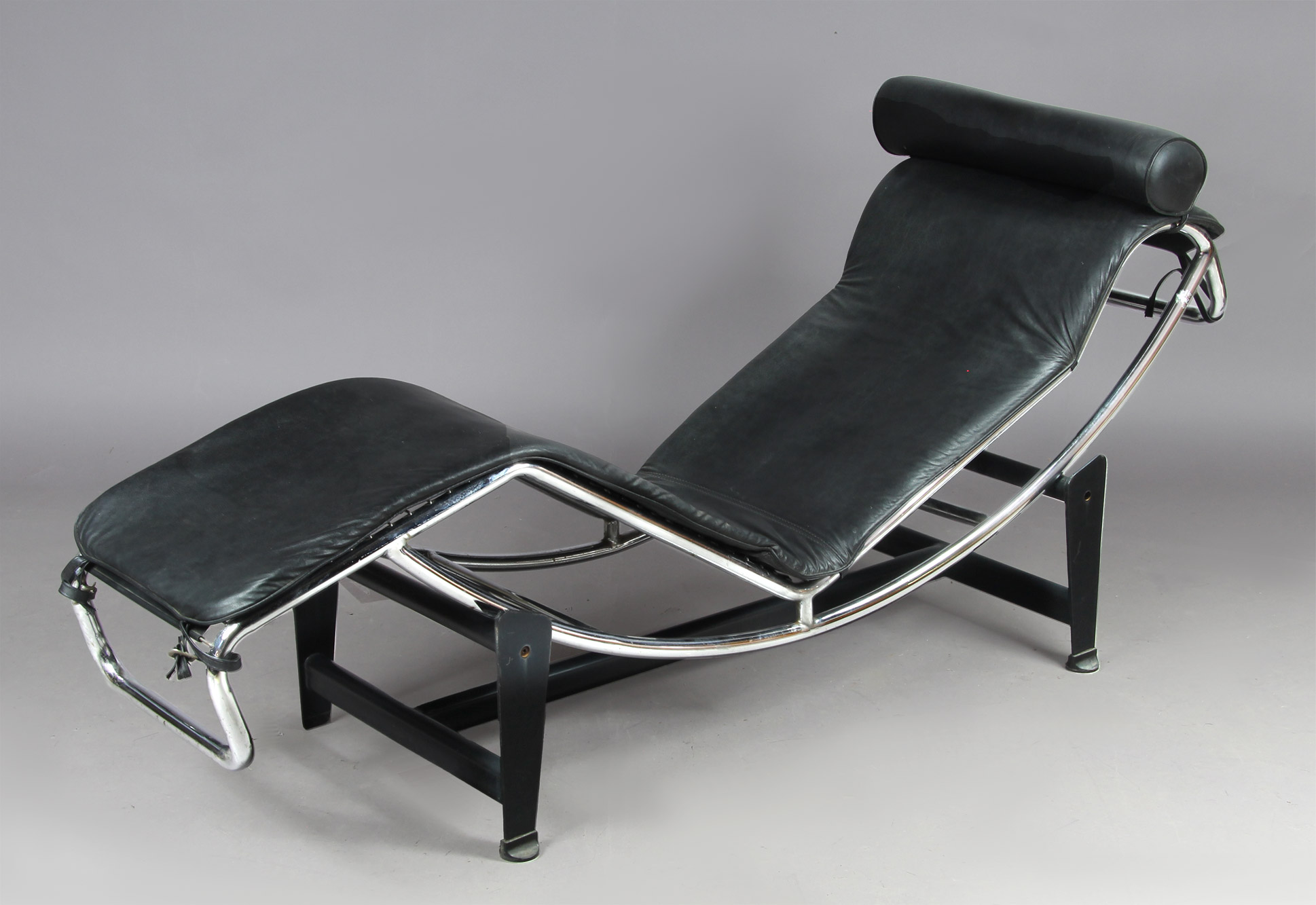  CHAISE LONGUE LC 4 MODELO DE LE CORBUSIER. 