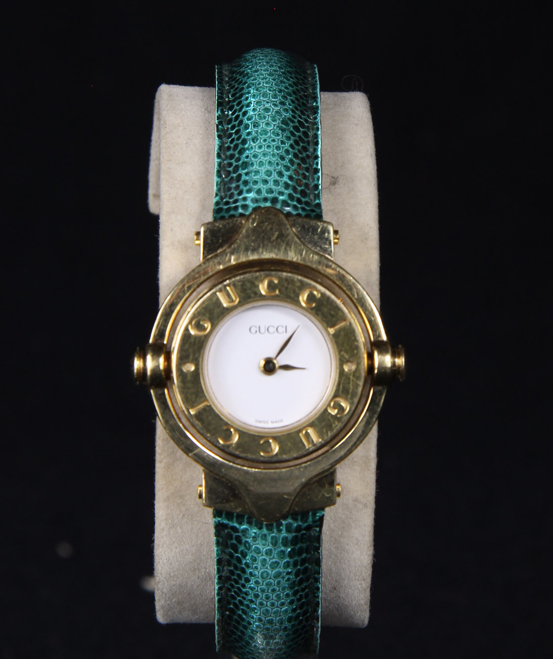  RELOJ PULSERA MARCA GUCCI PARA DAMA.