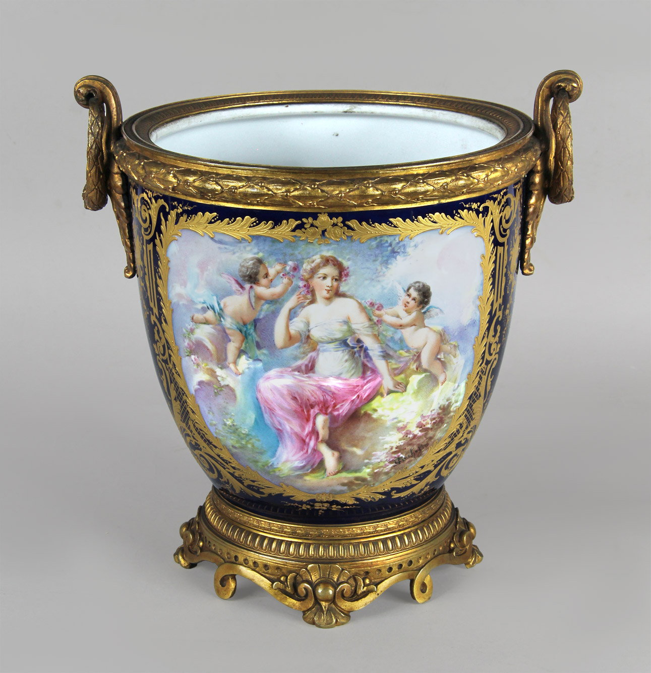  CACHE POT DE PORCELANA FRANCESA DE SEVRES. 