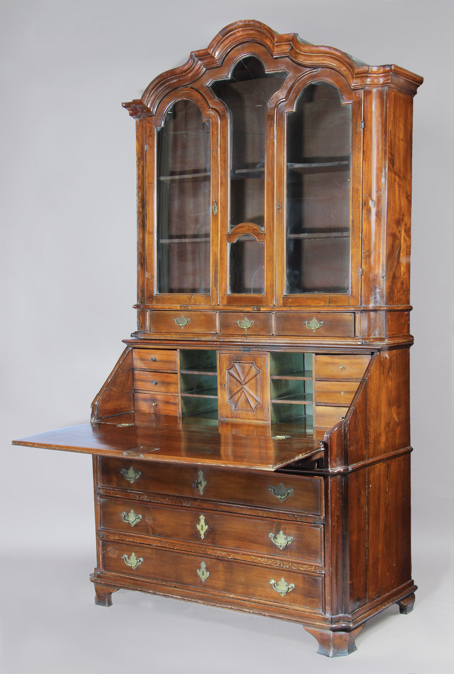  ANTIGUA COMODA SECRETAIRE PORTUGUESA CON VITRINA EN ALZADA.