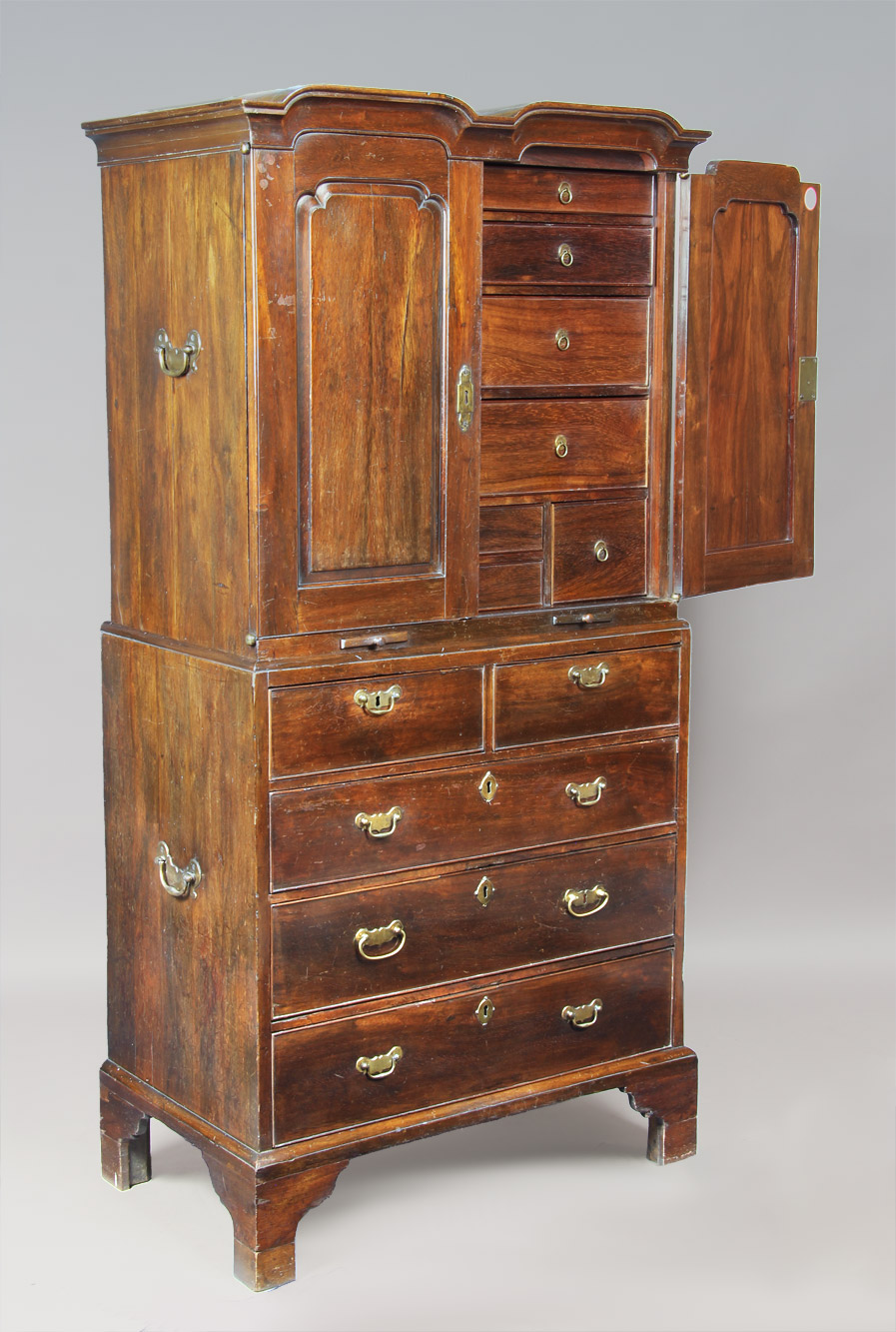  ANTIGUO �CABINET ON CHEST� DE EPOCA JORGE IV.