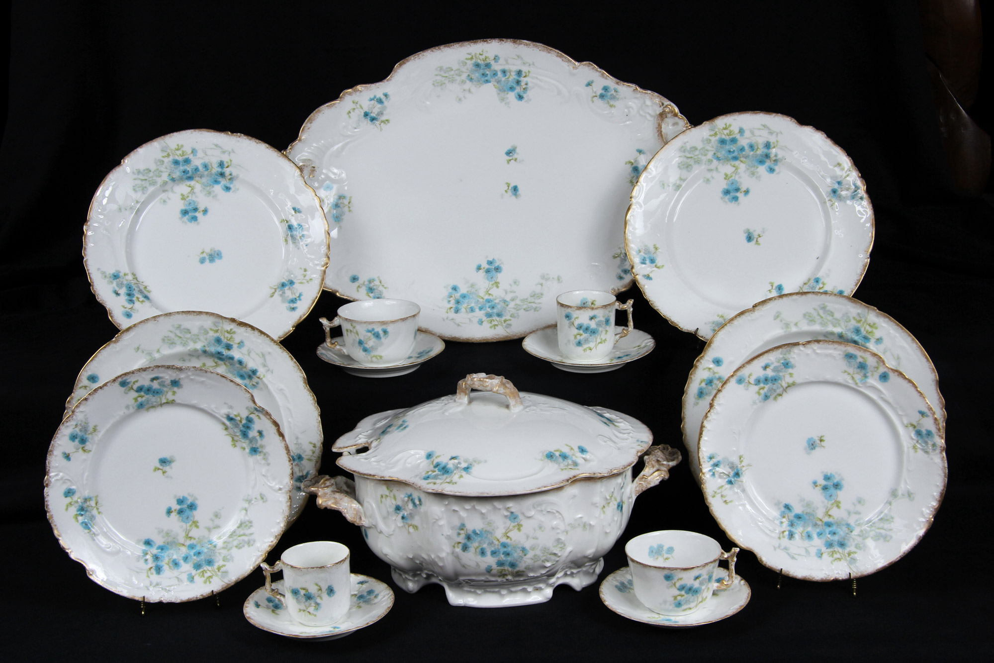  JUEGO DE PORCELANA FRANCESA LIMOGES PARA MESA.