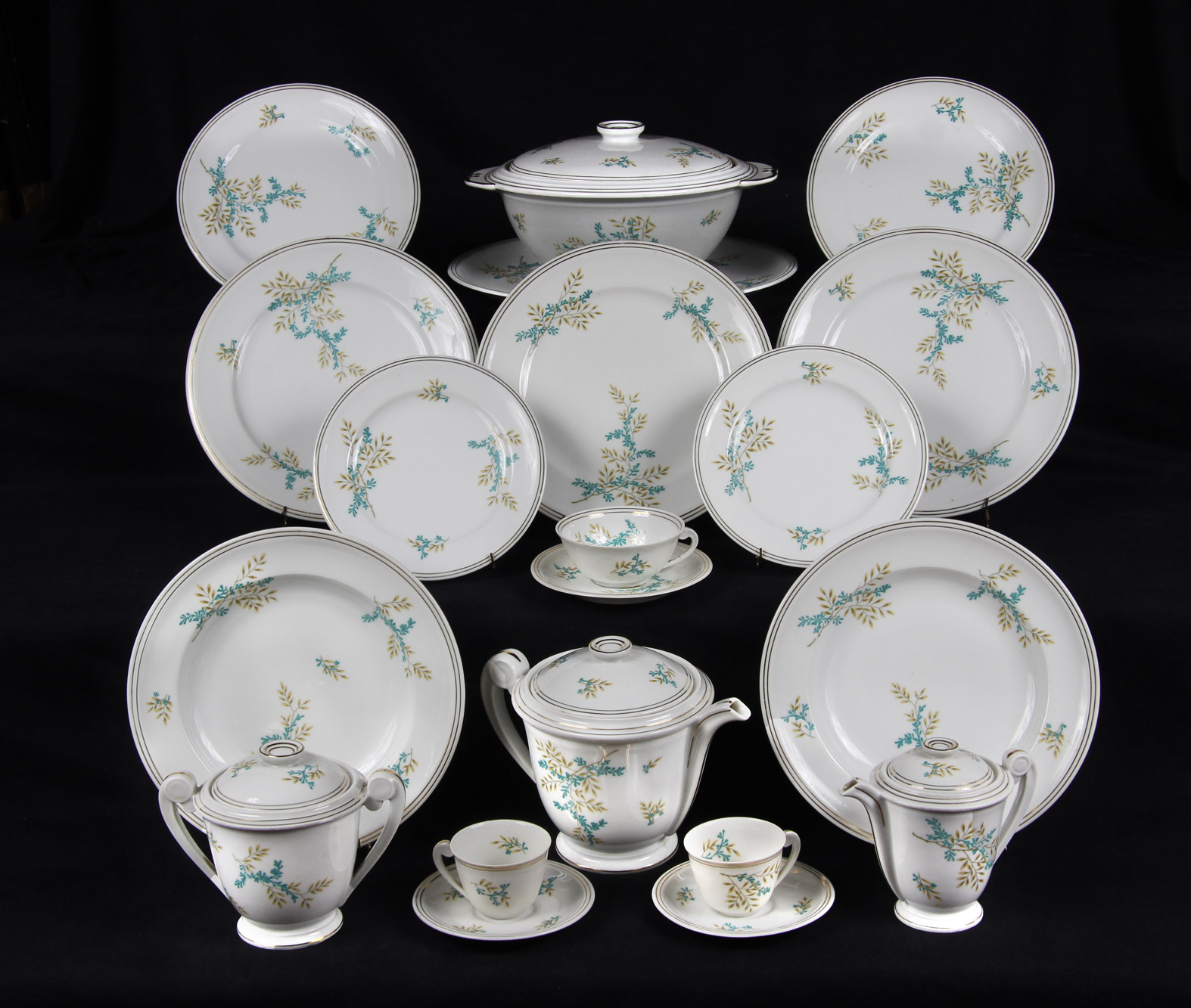  JUEGO DE PORCELANA FRANCESA LIMOGES PARA MESA.