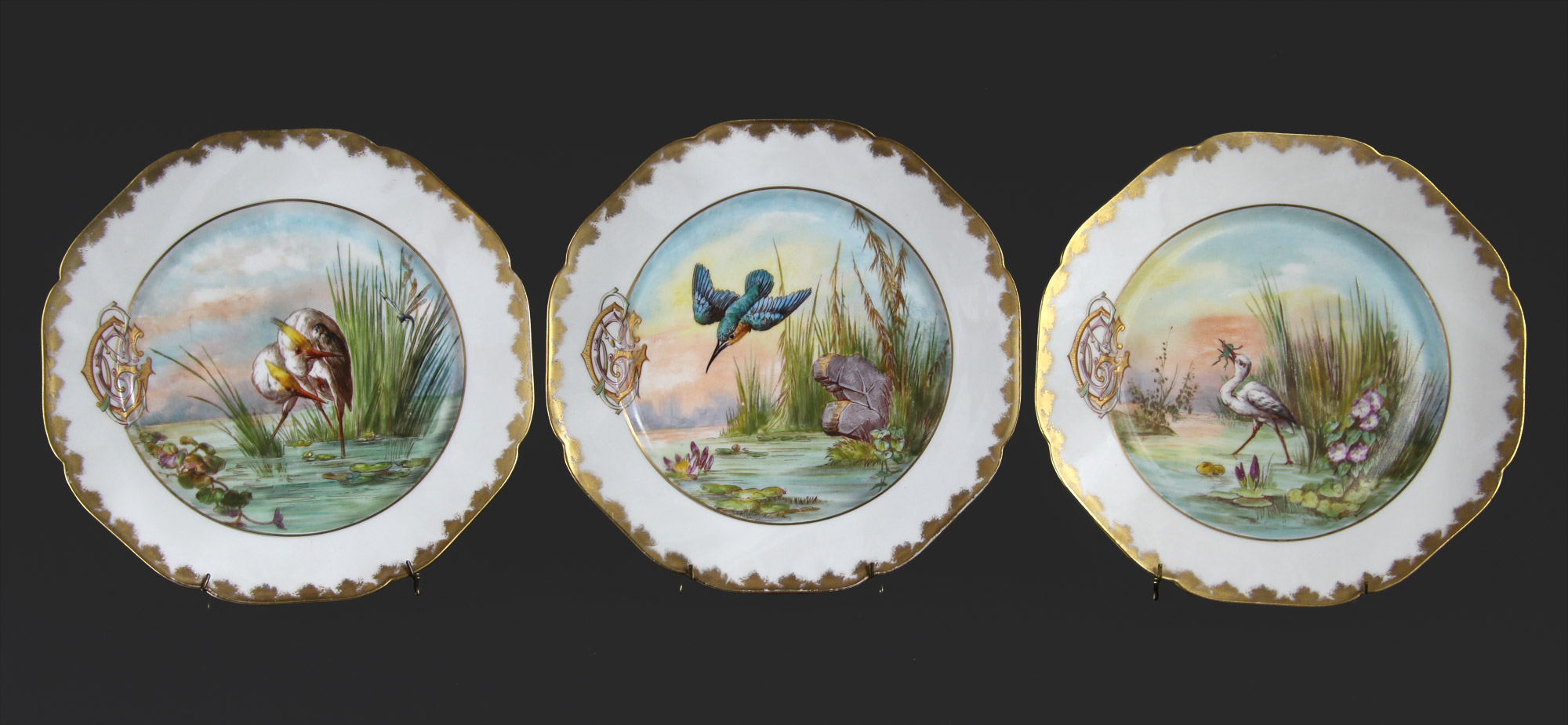  CATORCE PLATOS DE PORCELANA LIMOGES PARA POSTRE. 