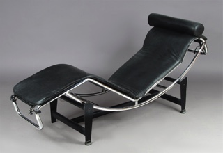 Lote 218: CHAISE LONGUE LC 4 MODELO DE LE CORBUSIER.  CHAISE LONGUE LC 4 MODELO DE LE CORBUSIER. 