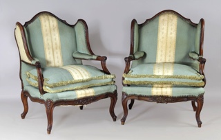 Lote 313: PAR DE SILLONES BERGERE FRANCESES ESTILO LUIS XV.  PAR DE SILLONES BERGERE FRANCESES ESTILO LUIS XV. 