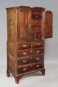 Lote 233: ANTIGUO �CABINET ON CHEST� DE EPOCA JORGE IV. ANTIGUO �CABINET ON CHEST� DE EPOCA JORGE IV.