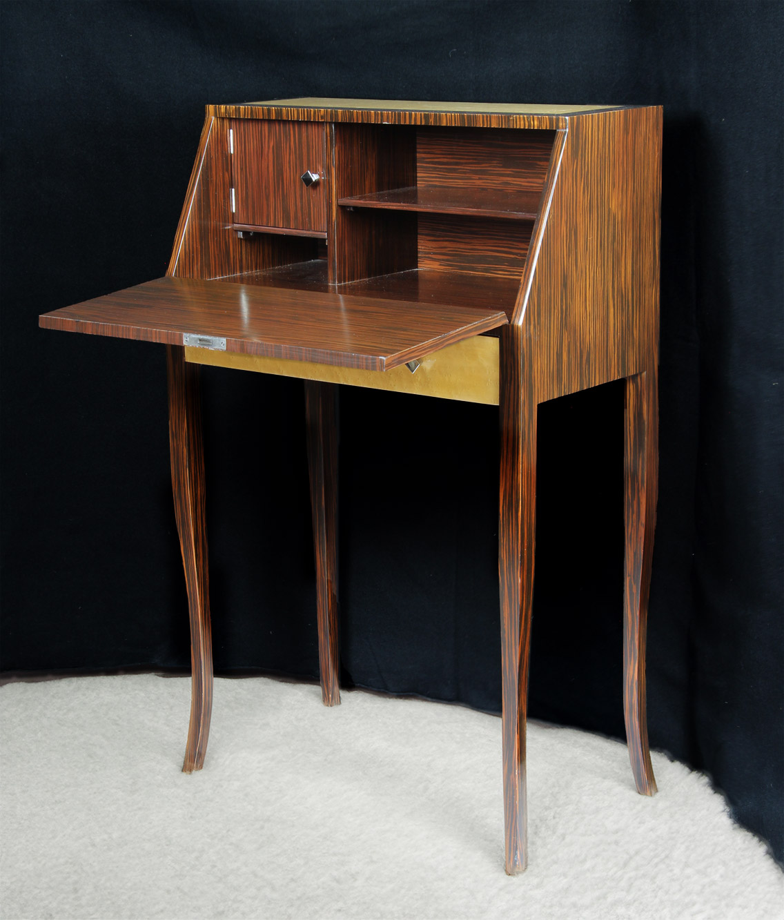  SECRETAIRE DE ESTILO ART DECO CON TAPA VOLCABLE. 