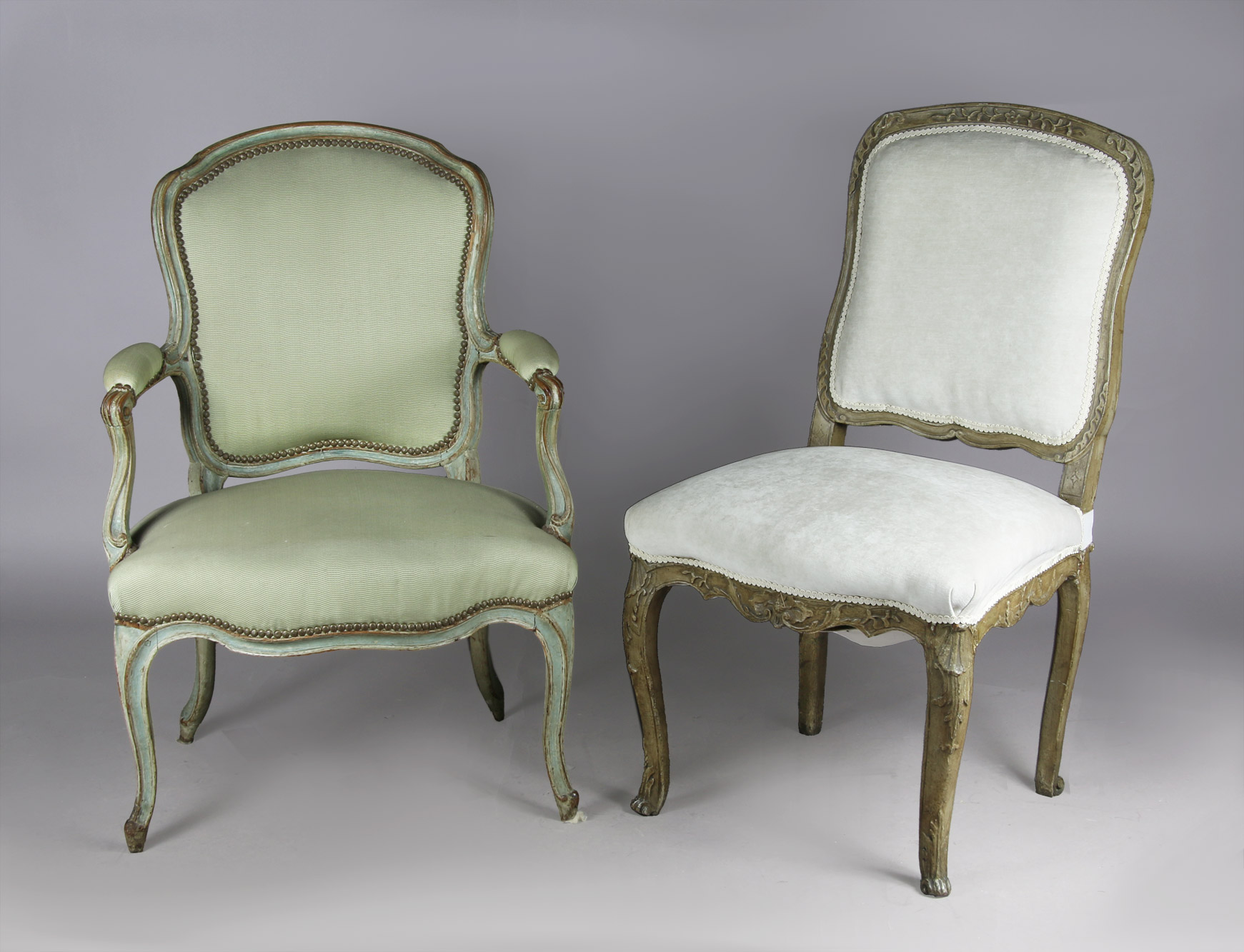 Lotes 298 y 387: 
																		ANTIGUO SILLON FRANCES DE EPOCA LUIS XV. 
																		ANTIGUA SILLA ITALIANA DEL SIGLO XIX. 