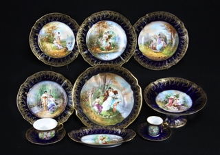 Lote 536: CONJUNTO DE PORCELANA FRANCESA LIMOGES PARA MESA.  CONJUNTO DE PORCELANA FRANCESA LIMOGES PARA MESA. 