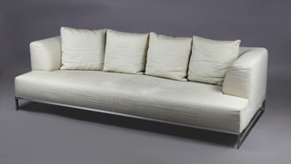 Lote 251: SOFA ITALIANO DISEÑO DE ANTONIO CITTERIO.  SOFA ITALIANO DISEÑO DE ANTONIO CITTERIO. 