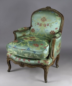 Lote 302: ANTIGUO SILLON BERGERE FRANCES LUIS XV.  ANTIGUO SILLON BERGERE FRANCES LUIS XV. 