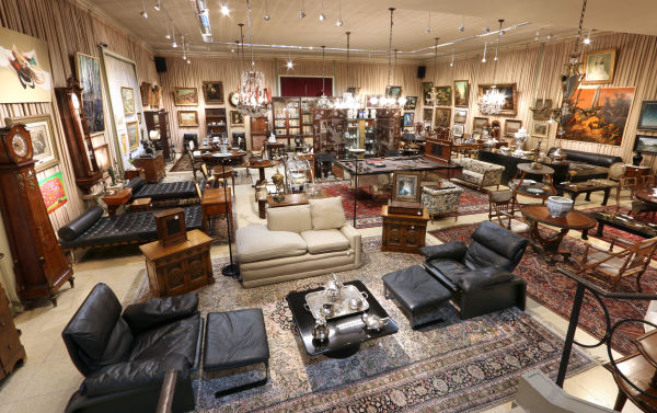 Salones JC Naon y Cia SA Remate 1568 Abril 2025