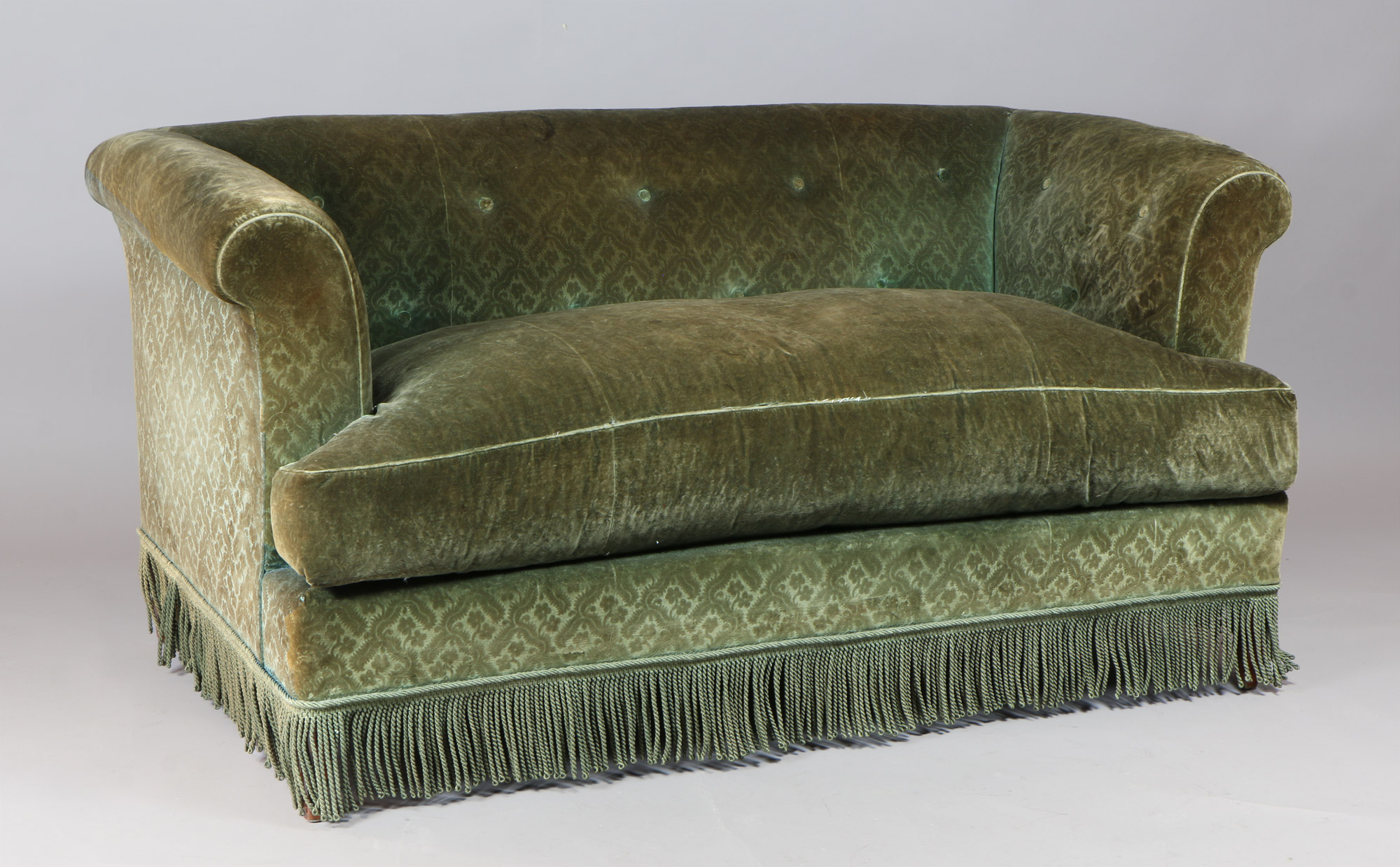 PEQUEÑO SOFA CONFORTABLE PARA DOS CUERPOS. PEQUEÑO SOFA CONFORTABLE PARA DOS CUERPOS.