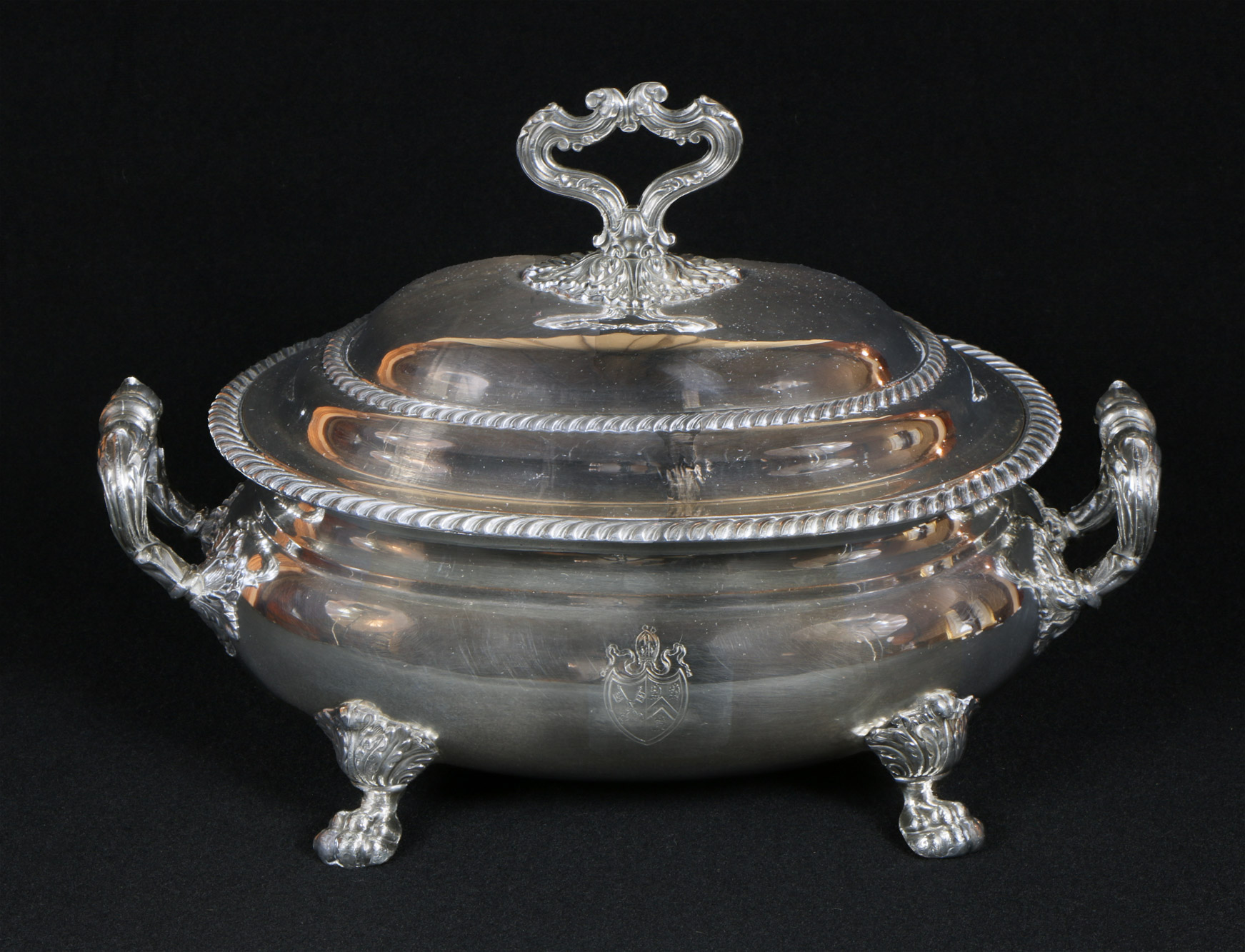  ANTIGUA SOPERA INGLESA OLD SHEFFIELD CON TAPA. 