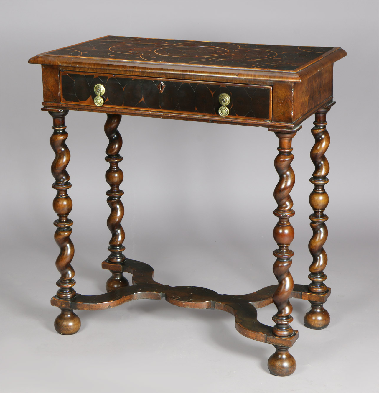 ANTIGUA MESA DE ARRIMO INGLESA ESTILO WILLIAM AND MARY. ANTIGUA MESA DE ARRIMO INGLESA ESTILO WILLIAM AND MARY.