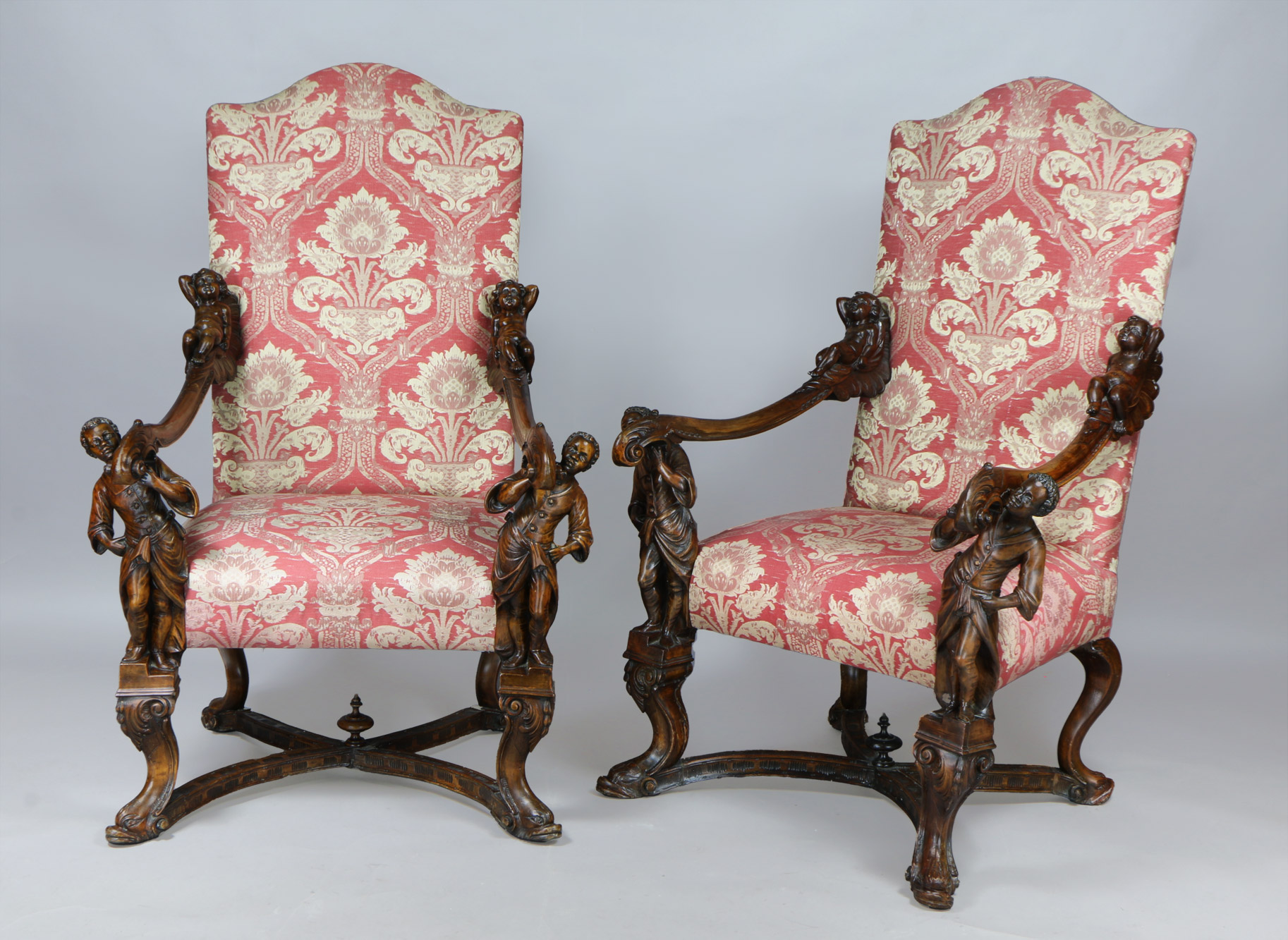 BESAREL, Valentino PAR DE ANTIGUOS SILLONES VENECIANOS DISEÑO DE V. BESAREL. 