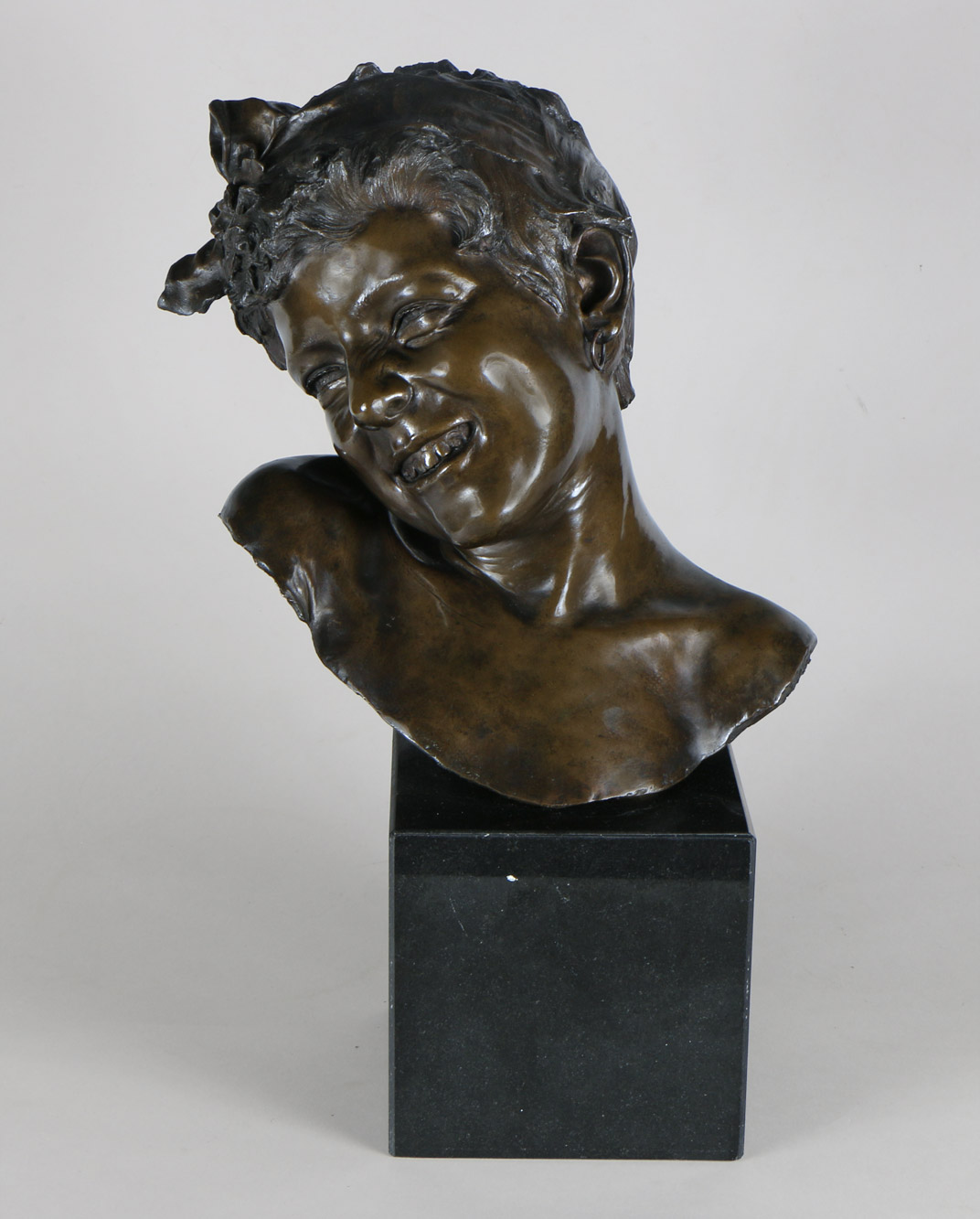 'CABEZA DE JOVEN CON AROS' 'CABEZA DE JOVEN CON AROS'