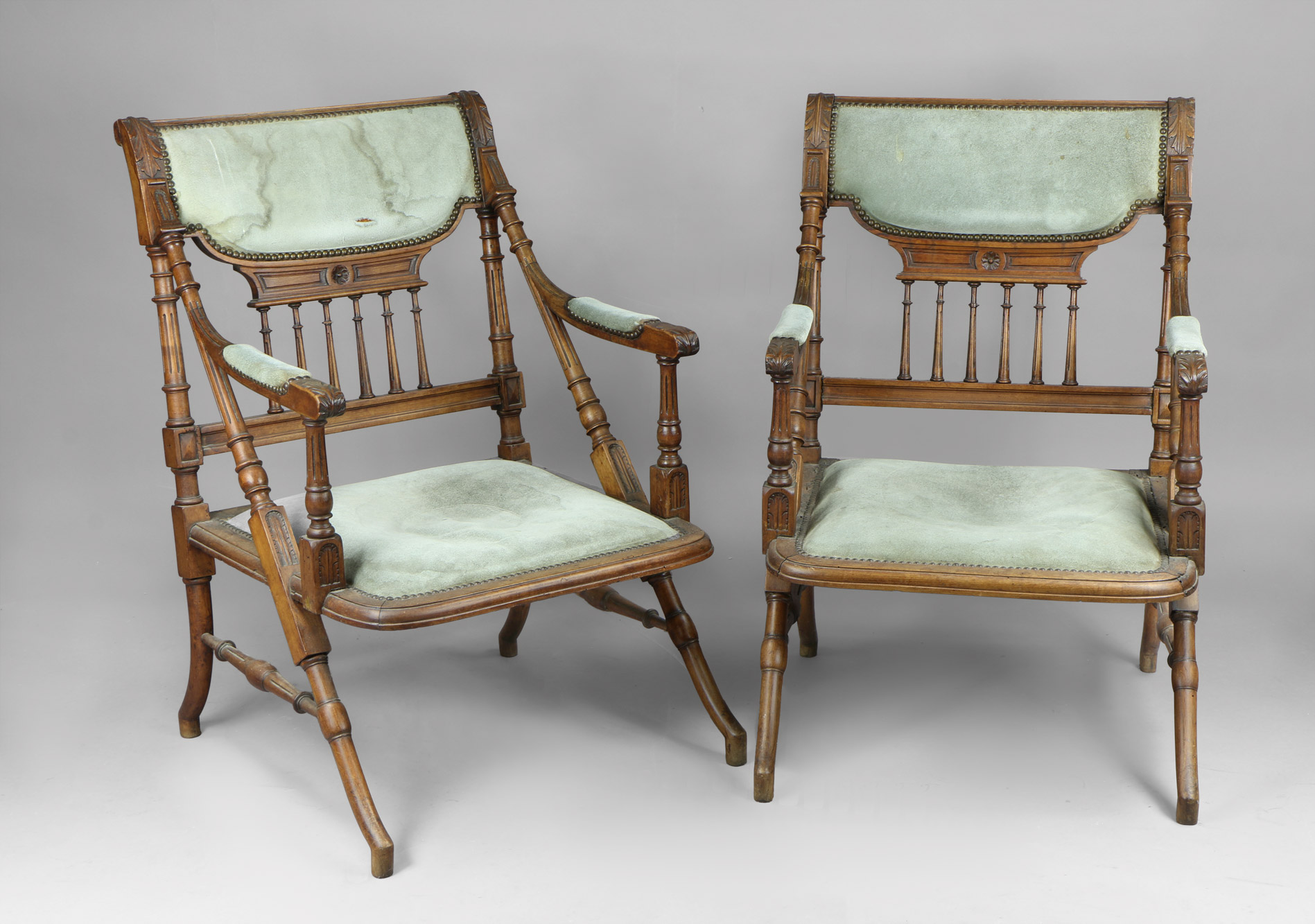  PAR DE SILLONES BAJOS DE ESTILO INGLES. 