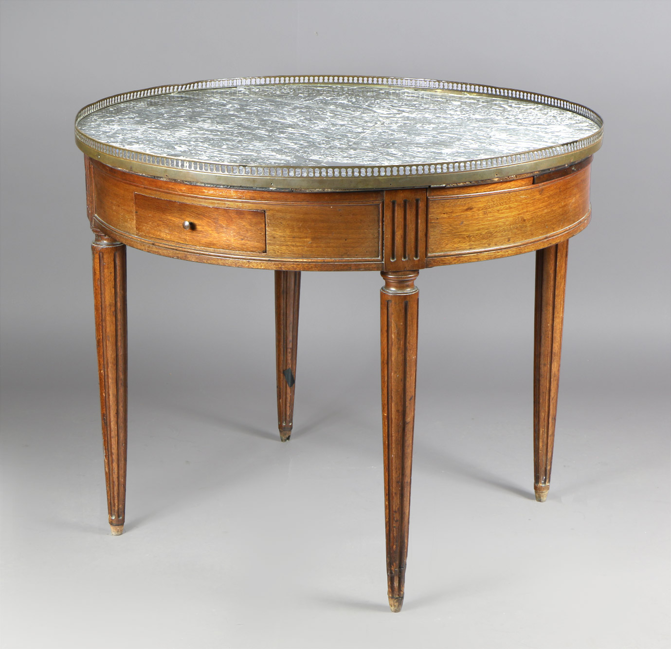  MESA GUERIDON FRANCESA DE ESTILO LUIS XVI. 