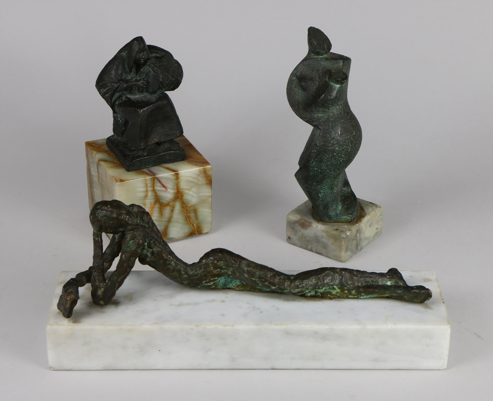 Lotes 750, 751 y 752: 
																		ORIANA, Antonio: 'MUJER CON BOMBO' 
																		DEVOTO, Antonio: 'MATERNIDAD' 
																		ORIANA, Antonio: 'DESNUDO DE MUJER RECOSTADA' 