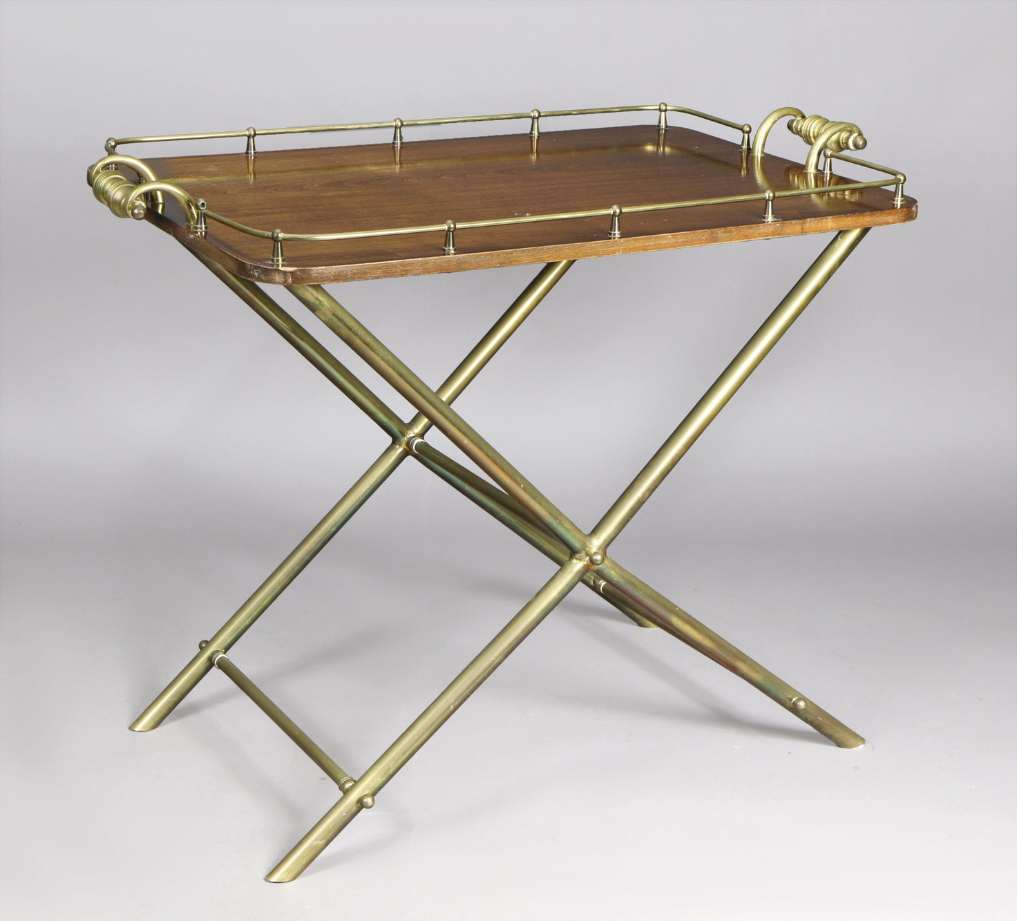  MESA BANDEJA BAR CON PIE DE BRONCE.