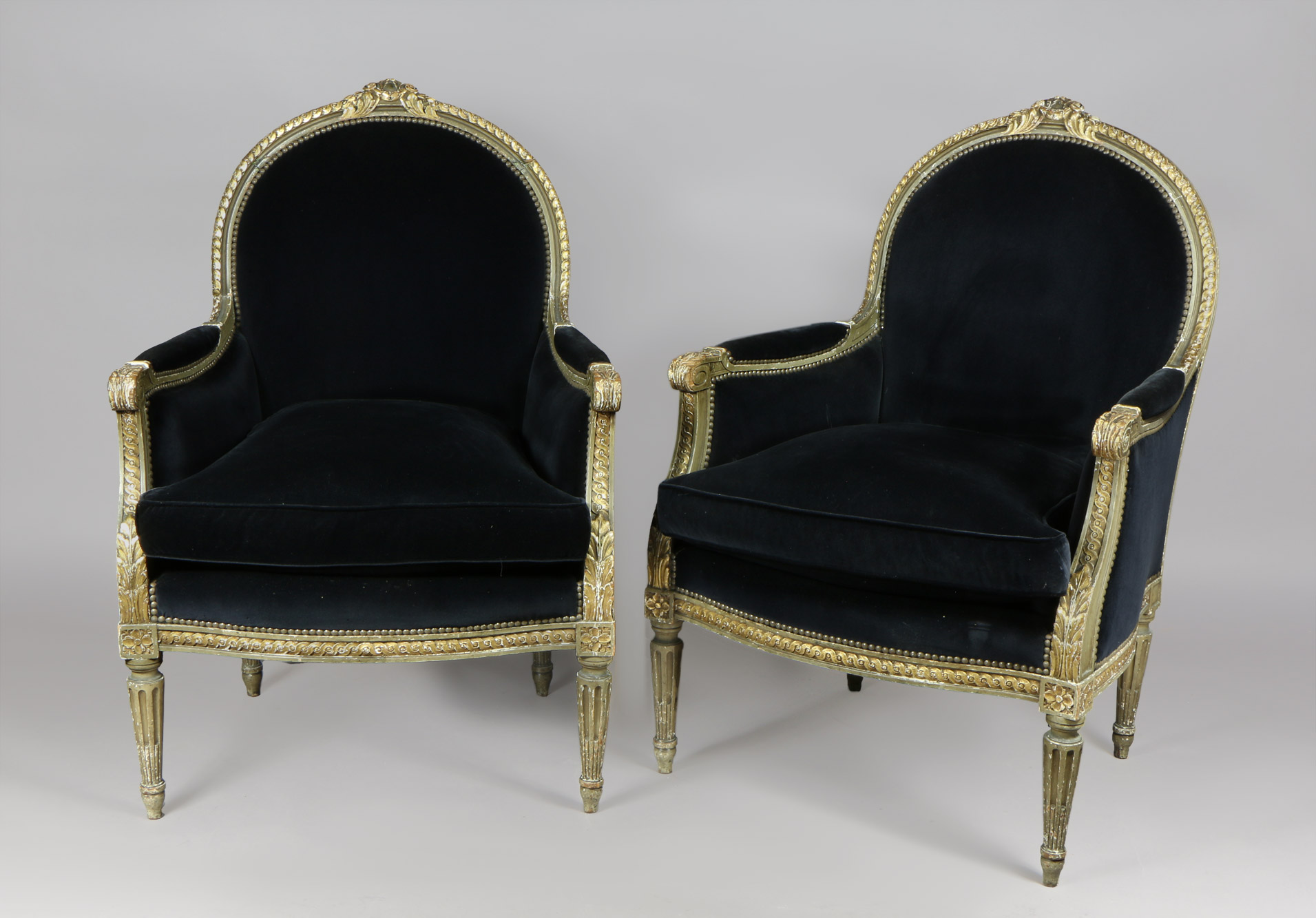  PAR DE SILLONES FRANCESES ESTILO LUIS XVI. 